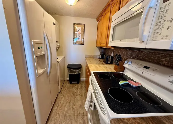 Sugar 2 Bedroom, 2 Bathroom Heated Pool Free Daily Activities! Apartment Gulf Shores